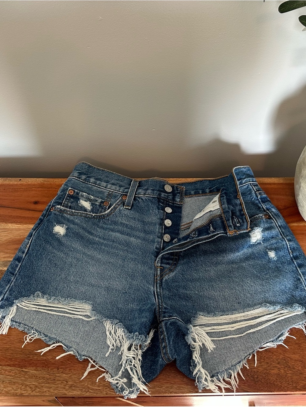 Levi’s 501 Denim Shorts Size 28